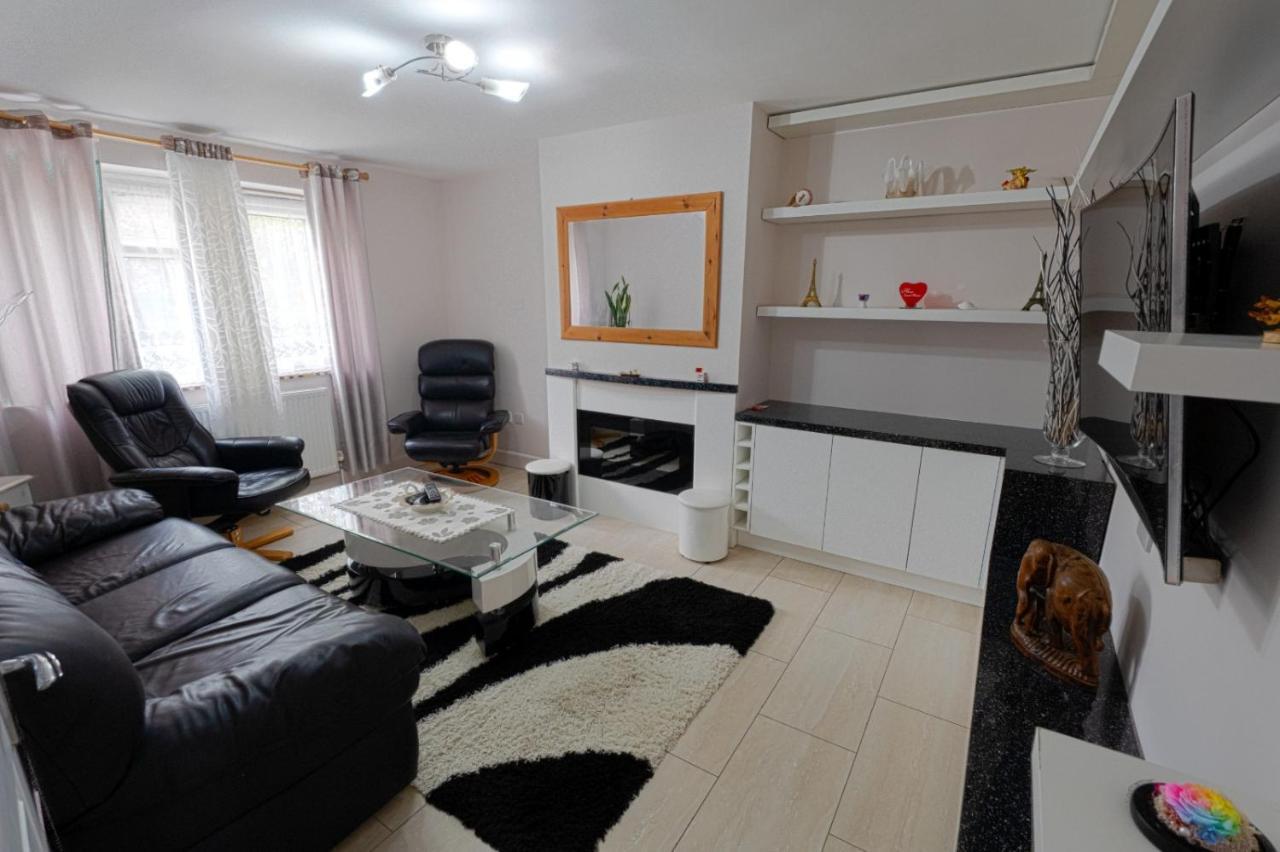 Immaculate 2-Bed Apartment In Isleworth By River Eksteriør bilde